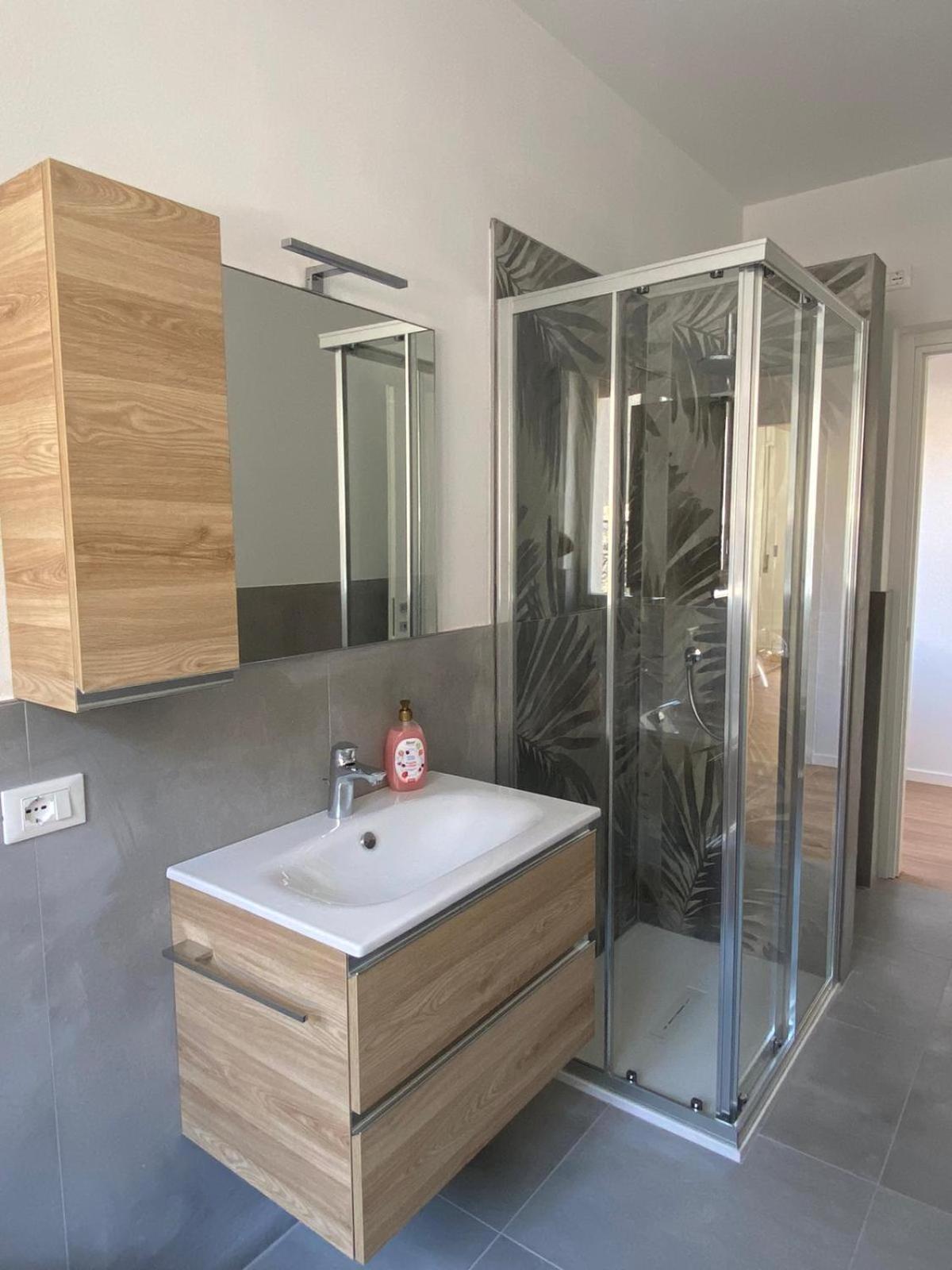 Villa The Swan - Composed By 2 Apartments Mandello del Lario Exterior photo